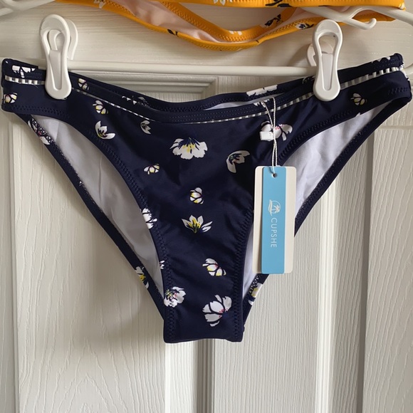 CUPSHE women’s yellow and navy bikini size Small - Picture 4 of 14